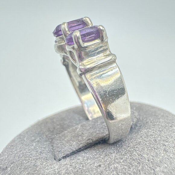 VTG Sterling Silver 925 Amethyst Three-Stone Prong Set Ring Size 8.5 Fit - Picture 4 of 10